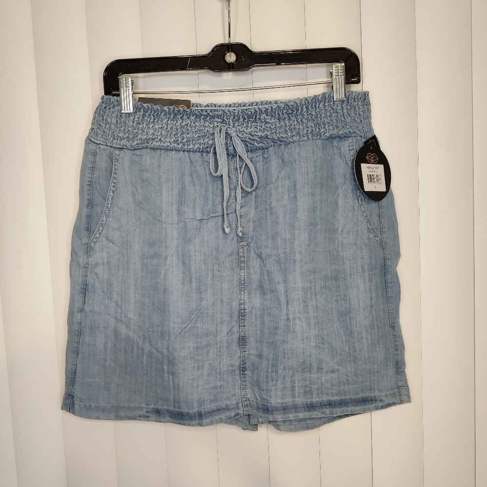 one 5 one Light Blue Denim-Look Smocked Waist Skort